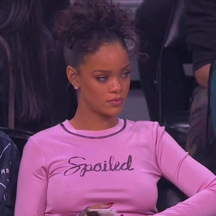 Lavenderlashay's tweet photo. Recreating @rihanna ‘s spoiled moment to the best of my ability💕 https://t.co/KjEx7bs3Gz