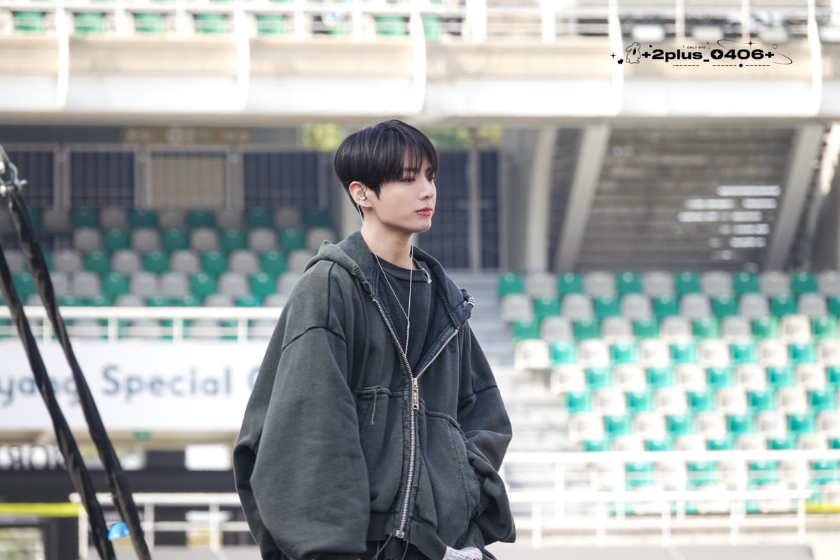 𝐉𝐊 tweet media
