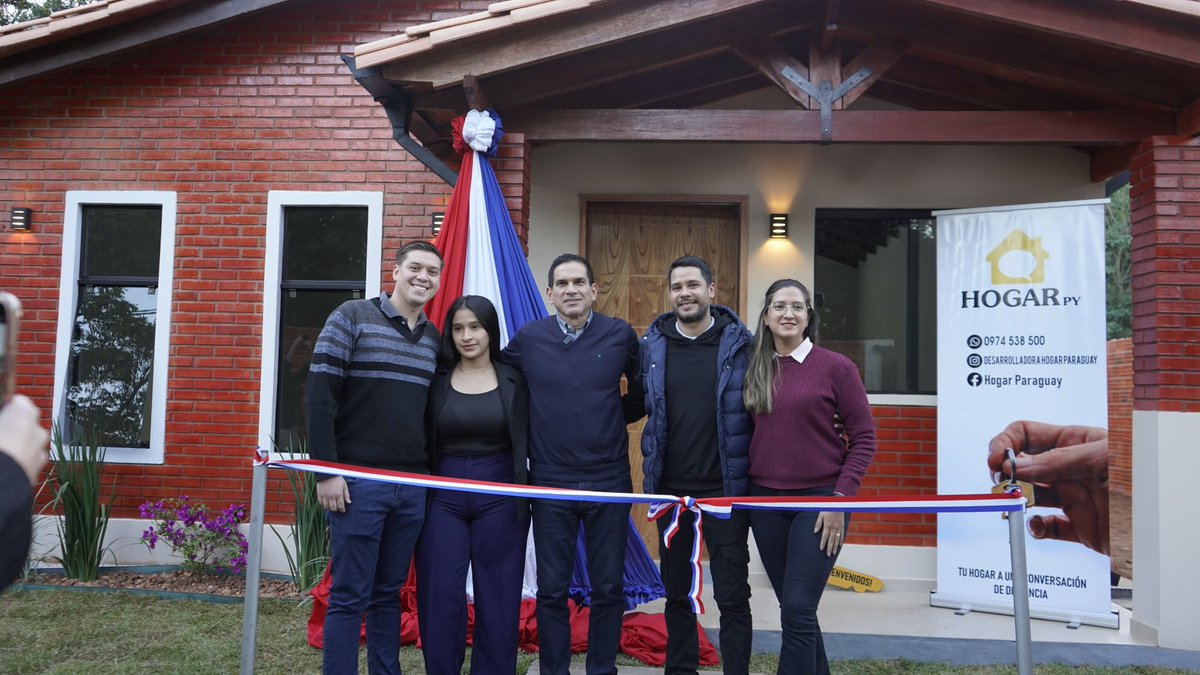 muvhpy's tweet photo. En Luque, más jóvenes paraguayos accedieron a su vivienda propia a través de Che Róga Porã 2.0. https://t.co/pArC8qI9n1