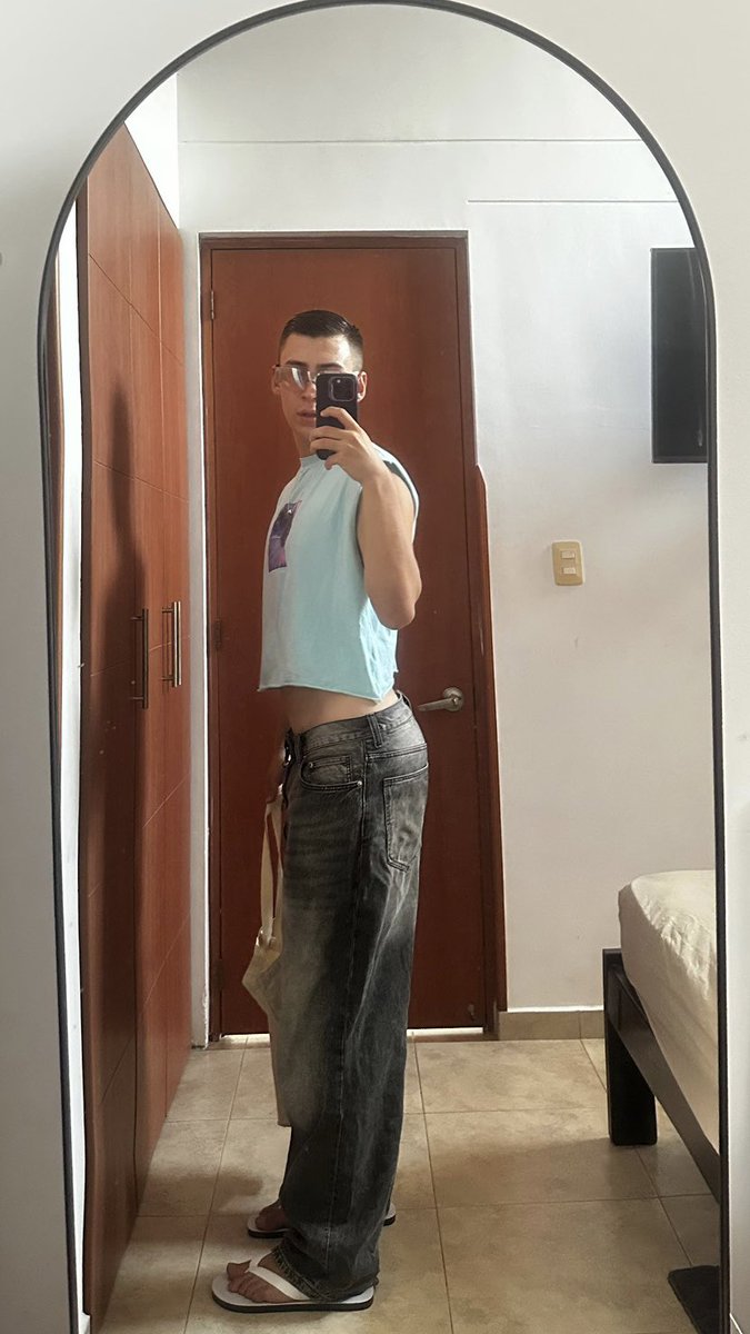 leobecerras's tweet photo. tu y yo en la suite yo mi cuerpito te daré https://t.co/Akgd1L8HFK