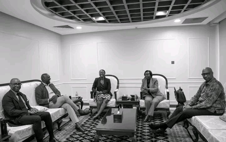 INKOTANYI TURAGANJE✊🇷🇼 tweet media