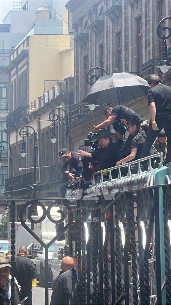 U2Valencia tweet media