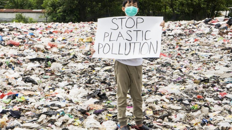 litterscorecard's tweet photo. #TrumpXiSummit #China WORLD POLLUTION POLITICS. #China's #1 World Waste Polluter, #1 Exporter Un-Recycled Waste Plastic to USA. Its BAD #USA's #2 World's Waste Polluter KILLING 800+ Annually across America. #XiJinping #BoycottChina #CommunismSucks #MAGA #MakeAmericaCleanAgain https://t.co/cUDYxfLerj