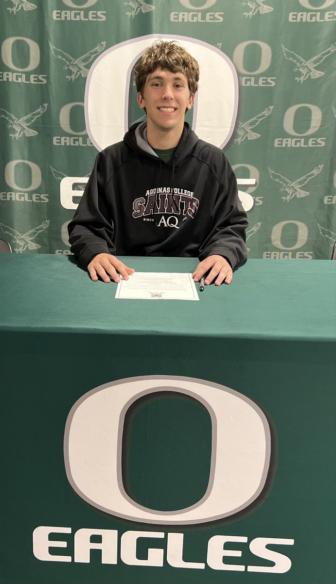 OlivetBoysHoop's tweet photo. Congratulations Zaiden Bramer on signing with Aquinas College for basketball! https://t.co/ECAtZF6tvW
