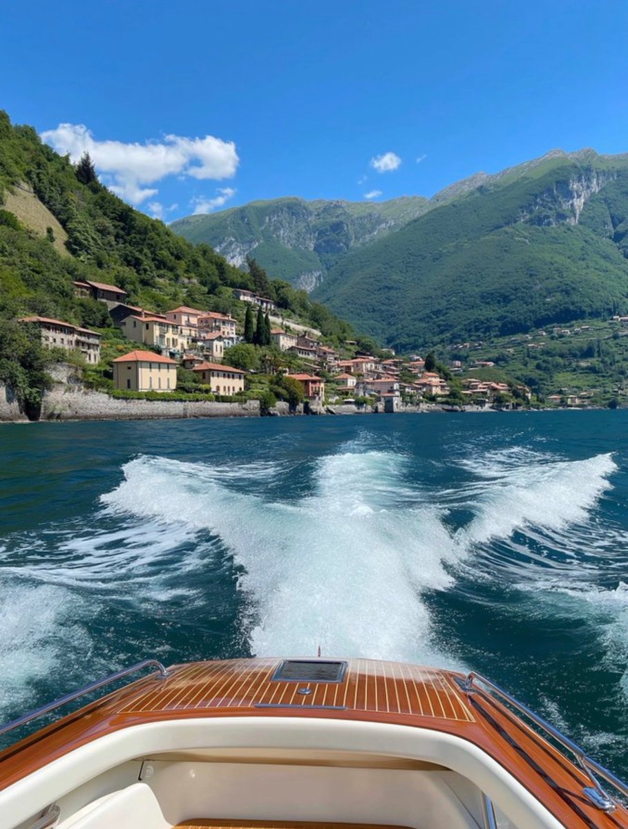 W0rld2026's tweet photo. Lake Como, Italy 🇮🇹 https://t.co/Y0NaUnVMl6