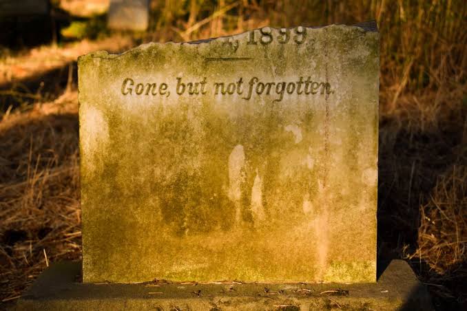 Darkend_666's tweet photo. The Forgotten Tombstone
Efe was a Nigerian immigrant who had left the shores of his country with big dreams of a better life abroad.
He woke up on a cold Sunday morning feeling heavy. Memories flooded him like rain after a long drought. https://t.co/9QWVIpnPPJ