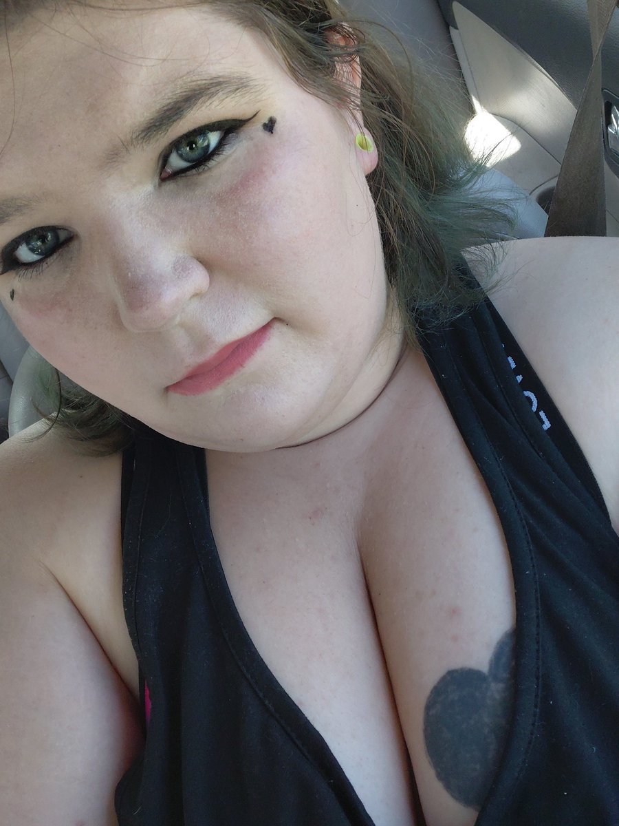 9Kayleebear9's tweet photo. Call me 😘 https://t.co/24kvZ9FqNm https://t.co/e2jXsiih4L