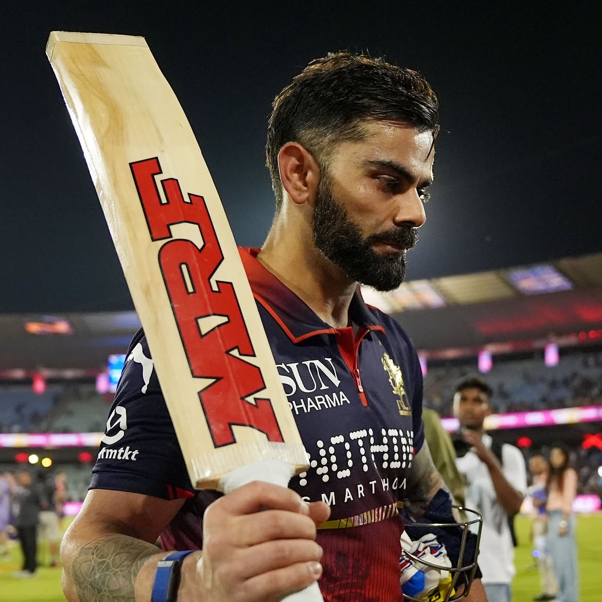 KohliSensation's tweet photo. Thread Of Virat Kohli HQ Pics From Today's Against Kolkata Night Riders.📸❤️
.
.
.
(1/n)
.
.
.
#RCBvKKR #IPL2026 #Raipur @imVkohli https://t.co/671OHdannQ