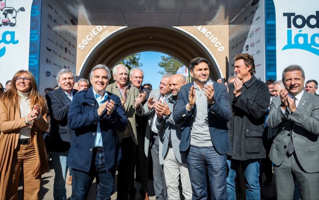 IgnacioGAresca's tweet photo. Junto a los gobernadores @MartinLlaryora y @maxipullaro acompañamos la inauguración de la Expo Todo Láctea 2026, un evento  que demuestra todo el potencial lechero y productivo de la #RegiónCentro

Vamos a acompañar siempre el trabajo y el esfuerzo que realiza el campo 🌾🚜 https://t.co/EvWXfoqOiP