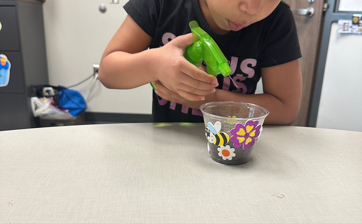 speechiewish's tweet photo. Our speech is blooming @BrosnahanES 🌸🌱 We’re loving finishing out our spring theme with a garden unit. From planting flowers to watching them grow, our Broncos communication skills are growing right along with them! 💐🪴 https://t.co/xSQKg7tRru
