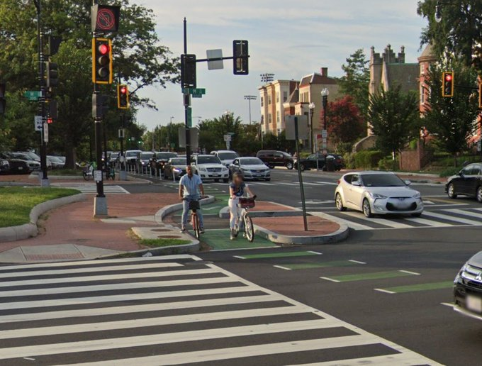 DCBikeHistory1's tweet photo. On this day in 2021 - The first semi-protected intersection in DC opened at New York and New Jersey Avenues NW. https://t.co/O88Gej4h0N