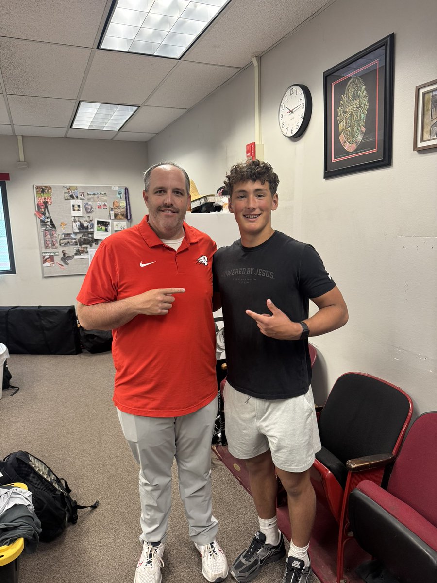 Silastucker_'s tweet photo. Thank you Coach for stopping by and talking about Utah Tech University. Excited for what’s ahead! @UtahTech_Fball @BenR4033 @coachgoose54 @HartHSFootball @Tarek_Fattal @latsondhemier32 @alecsimpson5 https://t.co/zowyKDNnrk