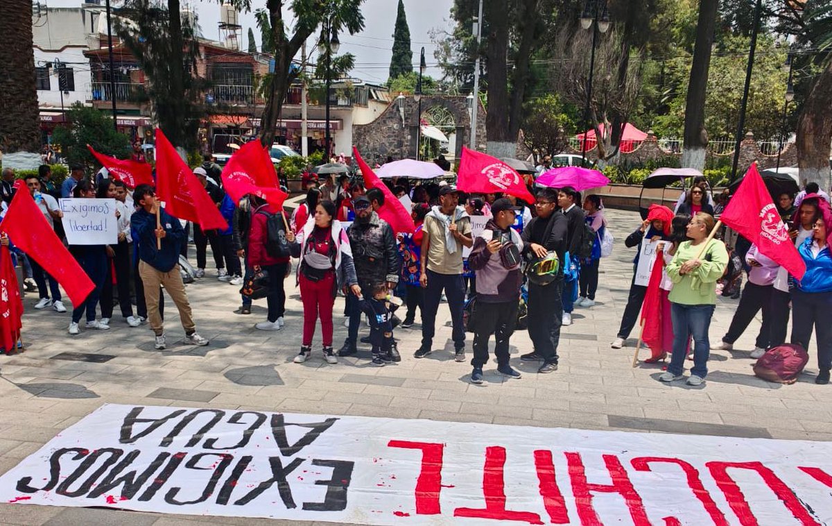 TinocoGustavoS's tweet photo. ¡Libertad inmediata al Maestro Antonio Zacarías y solución a las demandas del pueblo!  ¡Respeto al derecho constitucional de organización y manifestación política! ✊ Alto a la represión de Xóchitl Flores contra el pueblo organizado. 

#MorenaReprimeEnChimalhuacán https://t.co/LUzhEJiUf0