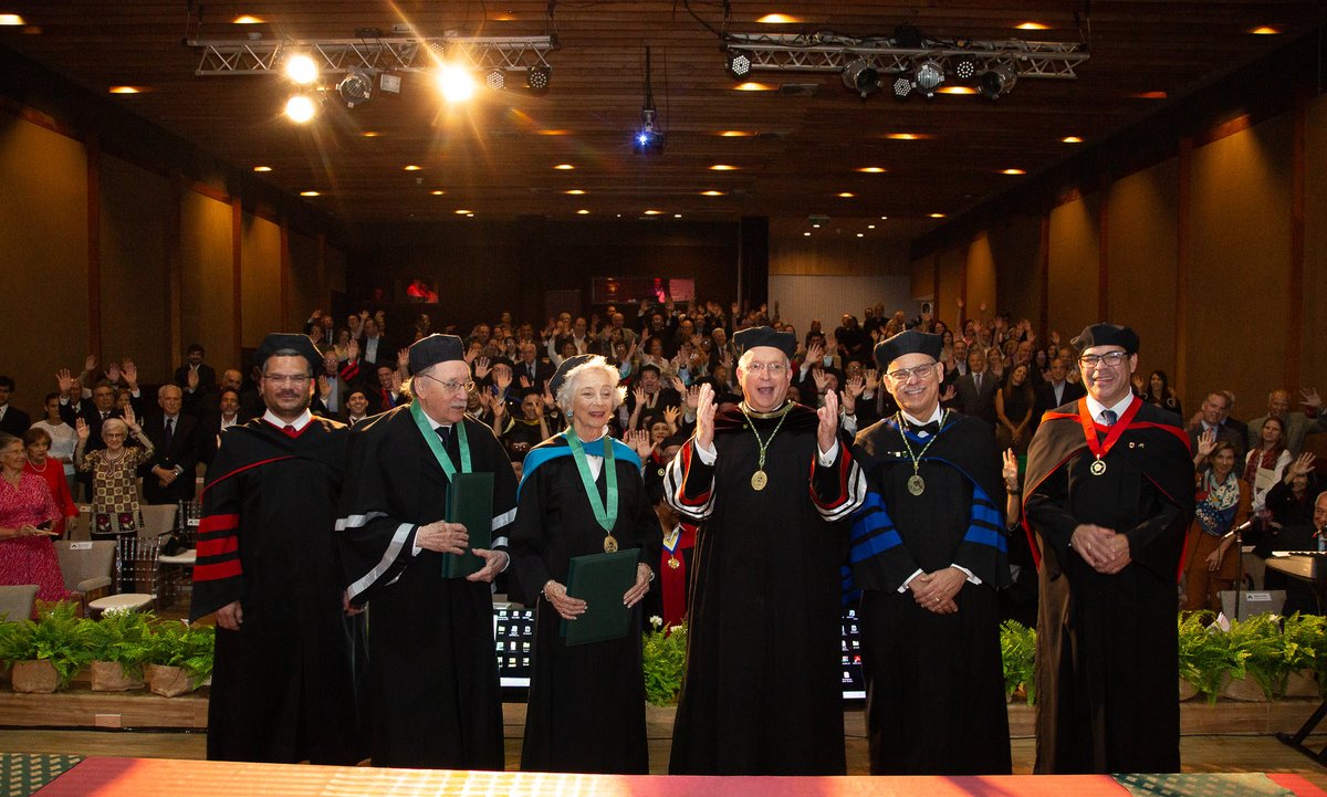 Monteavila's tweet photo. ¡Un hito para nuestra casa de estudios! 
La Universidad Monteávila entregó sus primeros títulos Doctor Honoris Causa a dos ciudadanos ejemplares: la Sra. Christine de Marcellus de Vollmer y el Dr. Rafael Tomás Caldera Pietri. https://t.co/R03YBjgpGP