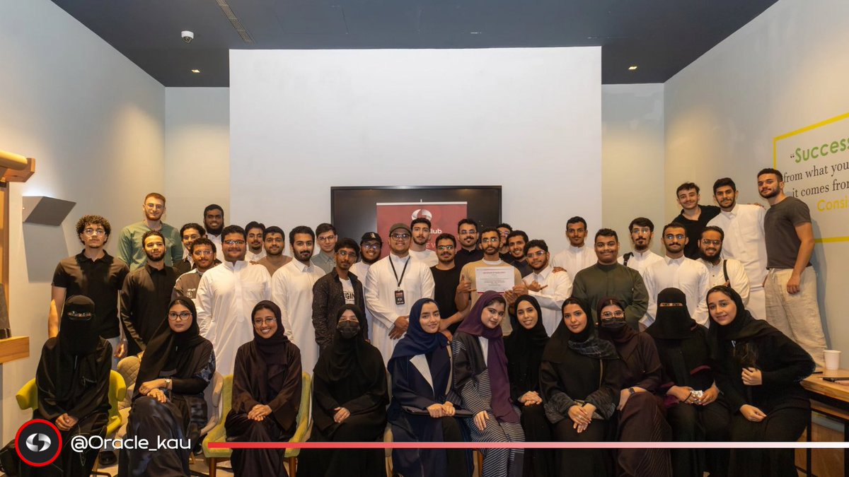 oracle_kau's tweet photo. مقتطفات من اليوم الثاني والاخير لورشة Zero to Cloud 🔥

كانت ورشة مثرية ومليئة بالمعلومات القيمة وتحديات ممتعه حول عالم السحابة!!

نتقدم بالشكر للمقدم ريان الياسي على جهوده الكبيرة في تقديم المحتوى العلمي لهذه الورشة بأفضل صورة ممكنة 🌟 https://t.co/VQH4a5r6wM