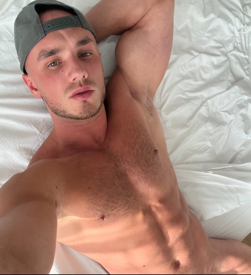 Jaydaniel226's tweet photo. 🤗🤗🏳️‍🌈 https://t.co/nfANQ9v8eK