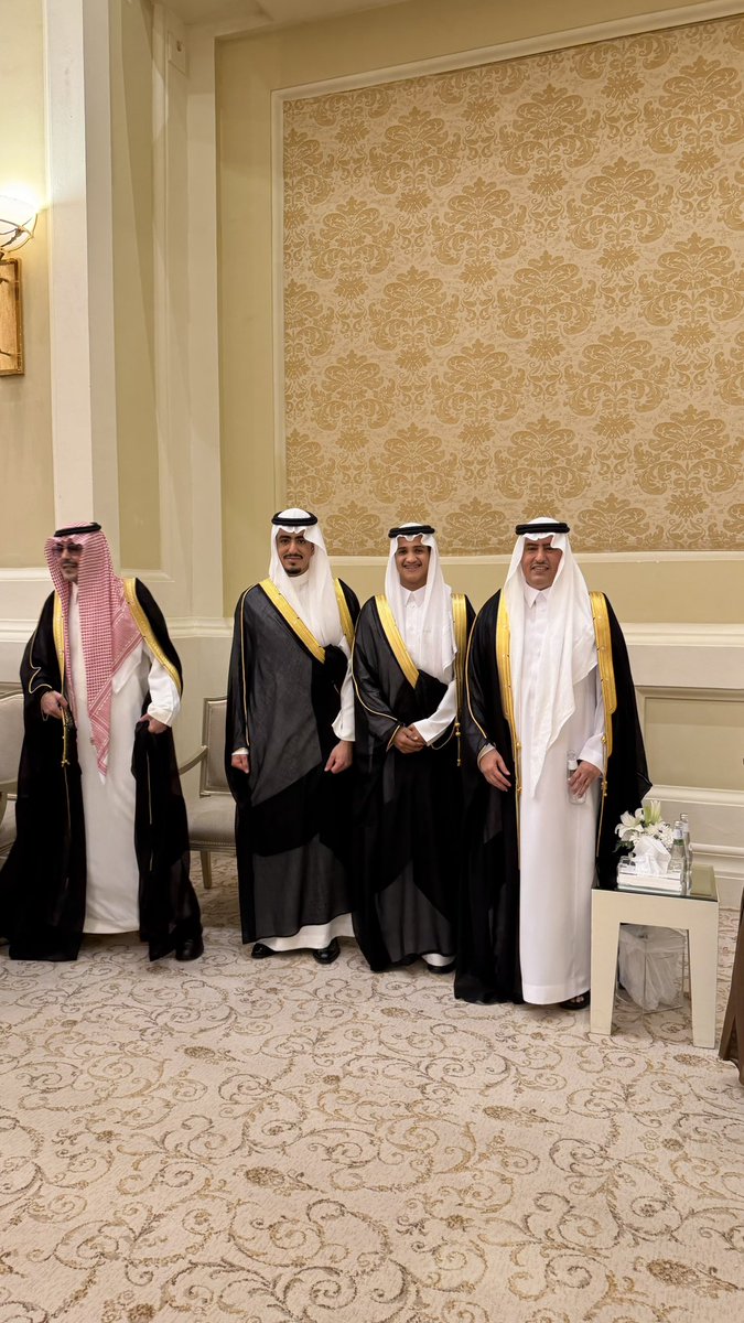 v_jhkk's tweet photo. تشرفت الليلة بحضور حفل زواج الأمير سعود بن عبدالله بن سعود بن محمد آل سعود . أبارك لسموه الكريم، ولوالده ولأعمامه أصحاب السمو الامراء وجعل الله أيامكم عامرة بالأفراح والمسرات .
#ال_سعود #الرياض #رايد_الضيوفي #الامير_سلطان_بن_سعود_ال_سعود https://t.co/XNR2EN7nEf