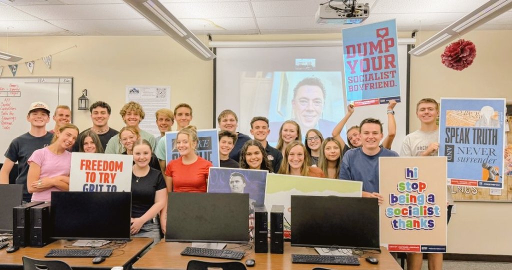 BarrowsJustin's tweet photo. Cedar High’s Club America chapter had an incredible meeting with @jasoninthehouse 🇺🇸🔥

Our @TPUSA students heard about the importance of getting involved instead of sitting on the sidelines.

“The world is run by those who show up.”

Cedar continues to rise to the occasion! 💯 https://t.co/mJbrwzJt9z