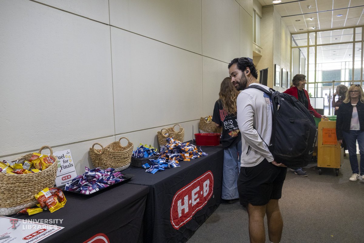 TexasTechLib's tweet photo. As we wrap up another semester, lets thank once again one of y'alls biggest cheerleaders in your academic success. @HEB #ThankYouHEB #HelpingHere #WreckEm #GoLibrary https://t.co/x6XBIOlZq9