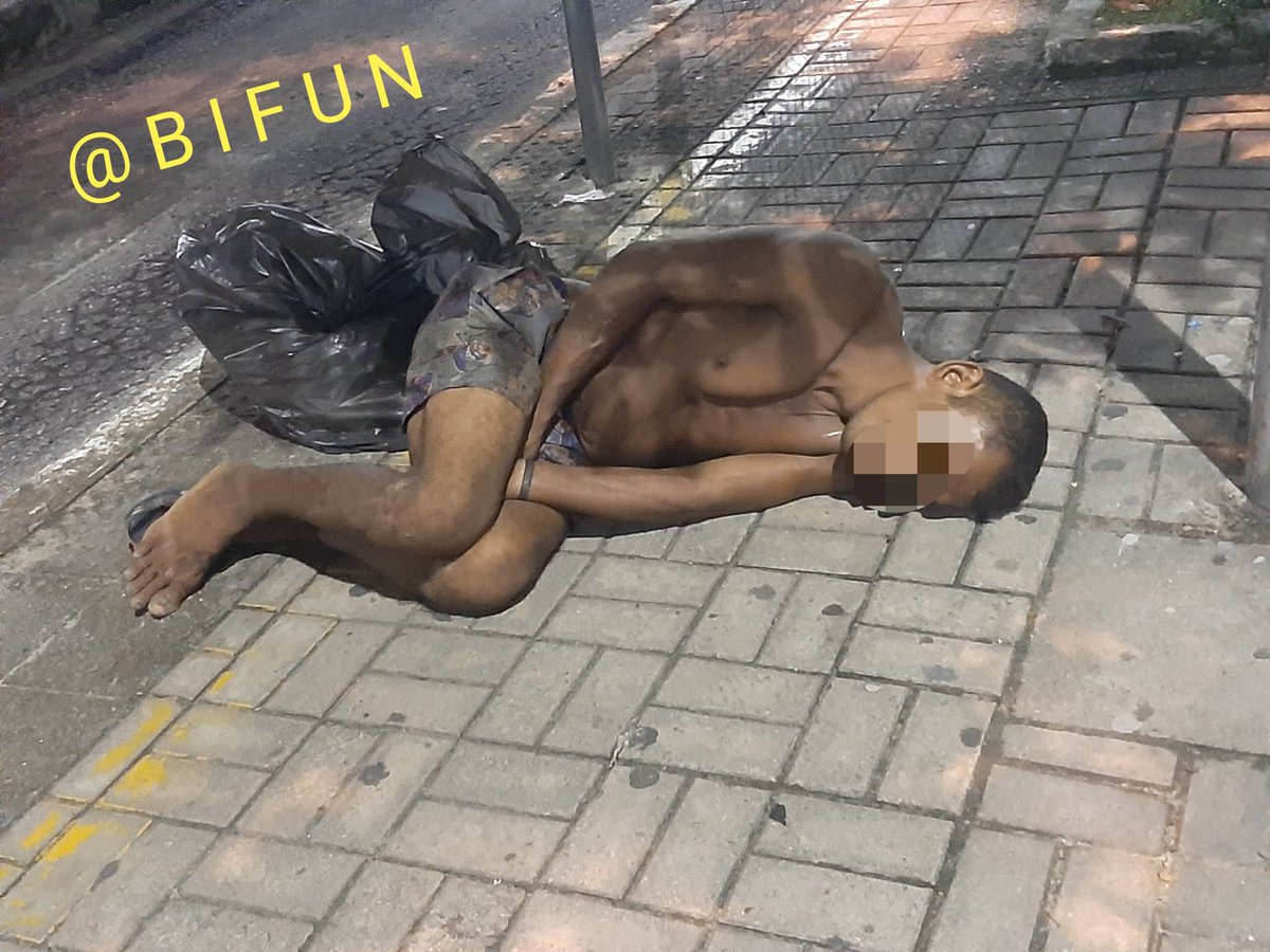 Bifun77's tweet photo. HOMENS REAIS!
do dia a dia, aqueles que vemos por aí largados e já desperta o nosso tesão. 😈
Vocês sabem bem do que eu tô falando.

REAL MEN! The everyday ones.
👀https://t.co/EuM2fpghSJ https://t.co/W8cGaTqlPv
