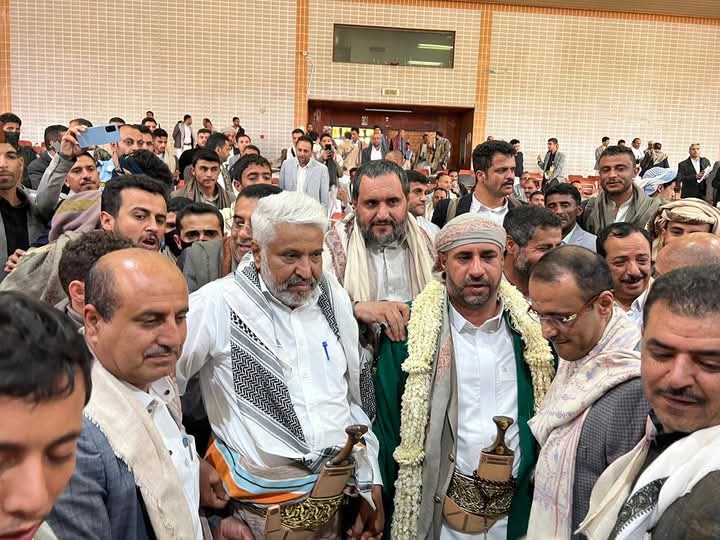 anwarsami811133's tweet photo. وزير النقل والاشغال العامة اللواء/ #محمد_عياش_قحيم 
يتقدم حضور رسمي واكاديمي لرجال الدولة  لـ  مناقشة رسالة الدكتوراة للباحث القاضي/ مجاهد احمد العمدي رئيس محكمة استناف محافظة ذمار نيل درجة الدكتوراه من جامعة صنعاء بتقدير ممتاز.
@mohammed_qhim https://t.co/xxDx7LIaJ1