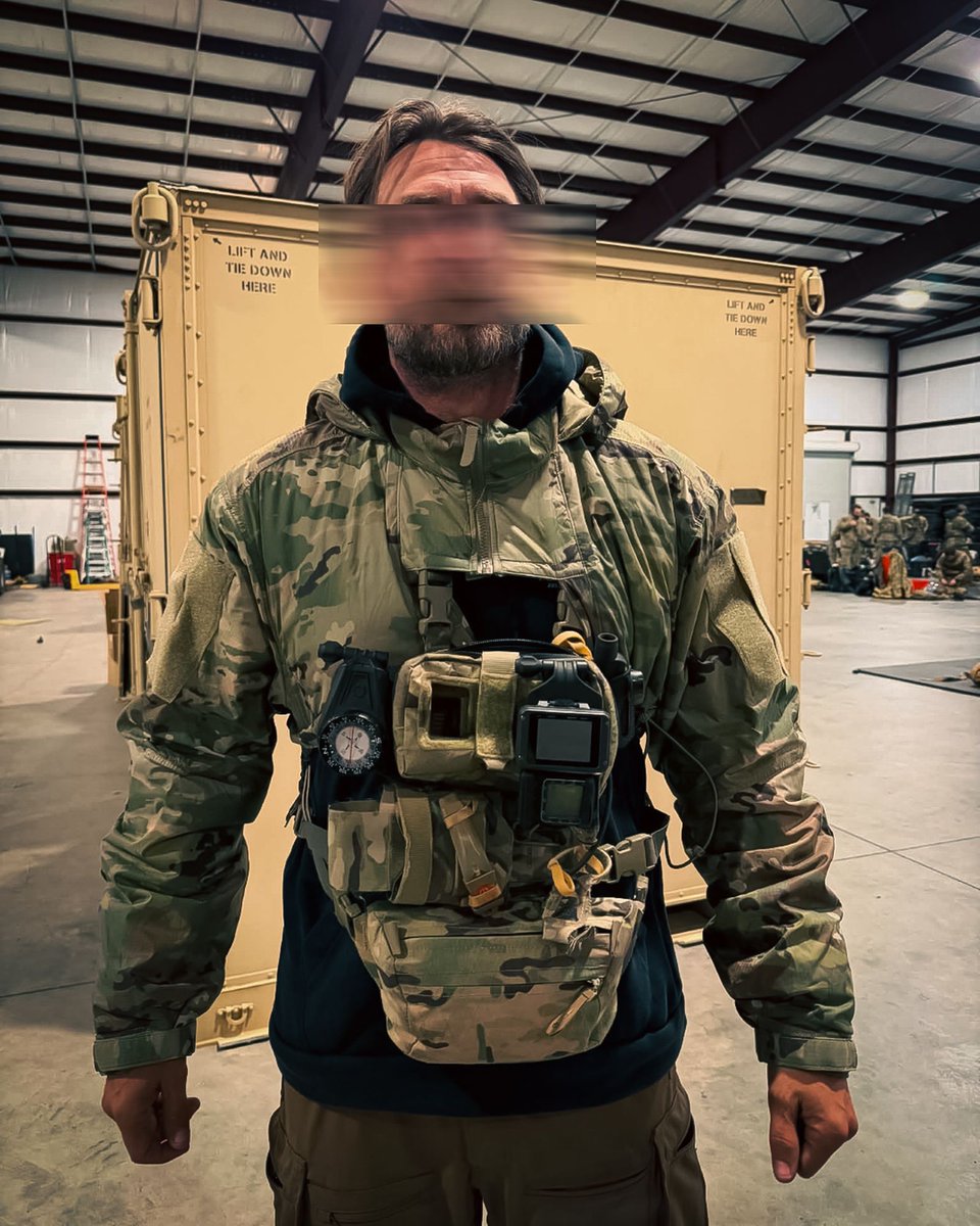 sandsprecision's tweet photo. We've paired the Massif® Combat Sleeve with the S&S Precision NavBoard® STACK. Built for operators who rely on ATAK devices in the field, this insulated cropped jacket delivers warmth and dexterity without the bulk of traditional cold-weather layering.

The low-profile design works exceptionally well under a canopy, keeping your ATAK device accessible and mission-critical information visible when it matters most. Lightweight mobility, streamlined integration, and cold-weather performance built for today’s end user. 

#SSPrecision #Massif #ATAK #NavBoardSTACK #MilitaryFreeFall #TacticalGear #SOF