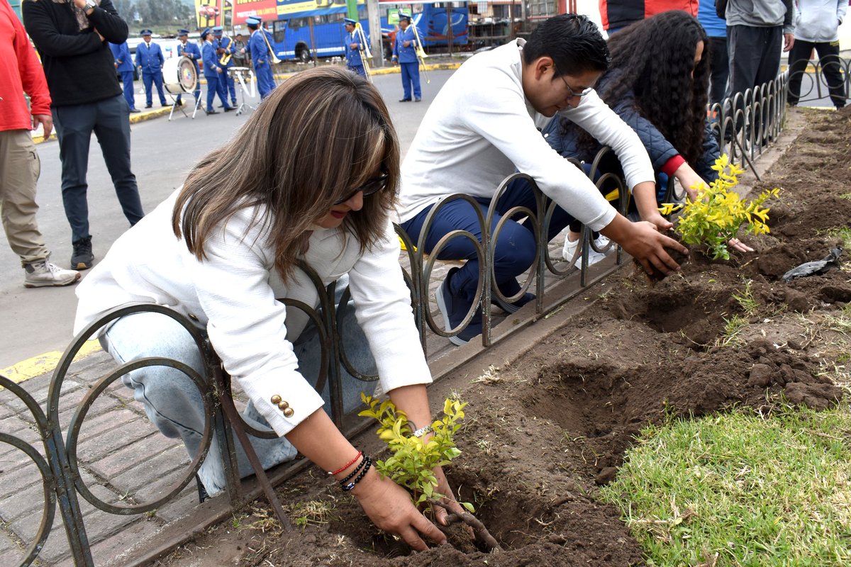 IstbolivarS's tweet photo. 🌿✨ Píllaro florece con acciones que dejan huella en nuestra comunidad y el medio ambiente. https://t.co/Ls64fnpFQf