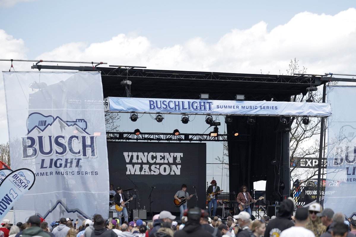 WGI's tweet photo. Cheers to a great weekend 🍻

Thanks for joining us for the @BuschBeer Light Summer Music Series, Vincent Mason! https://t.co/kG1rFRiy3I