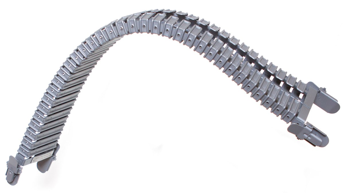 2ateescom's tweet photo. @squidlyvisch @elvisp2015 @DocStrangelove2 Feed chute is what it's called. Essentially a hollow metal flexible rectangular tube that the belt travels through.

https://t.co/4j8MxCPa9N https://t.co/Q9JQaKzZbo