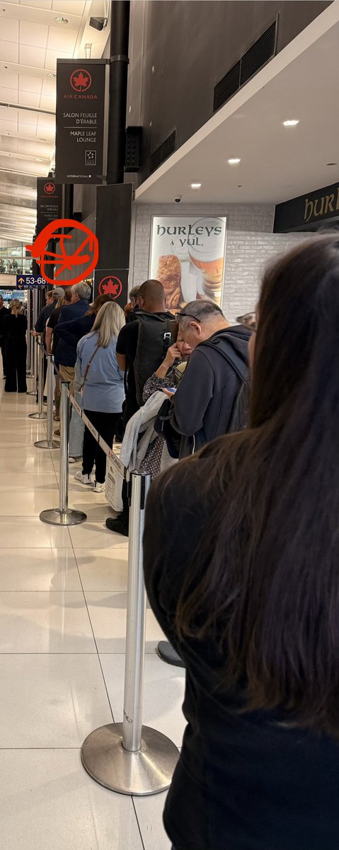 BenoitHebert's tweet photo. Once again, the @AirCanada international lounge at YUL is full. Need to fix this mess once and for all. Further cutting into the Aeroplan program is not the solution. It’s time to invest in your clients. https://t.co/FK5FmoCsP3