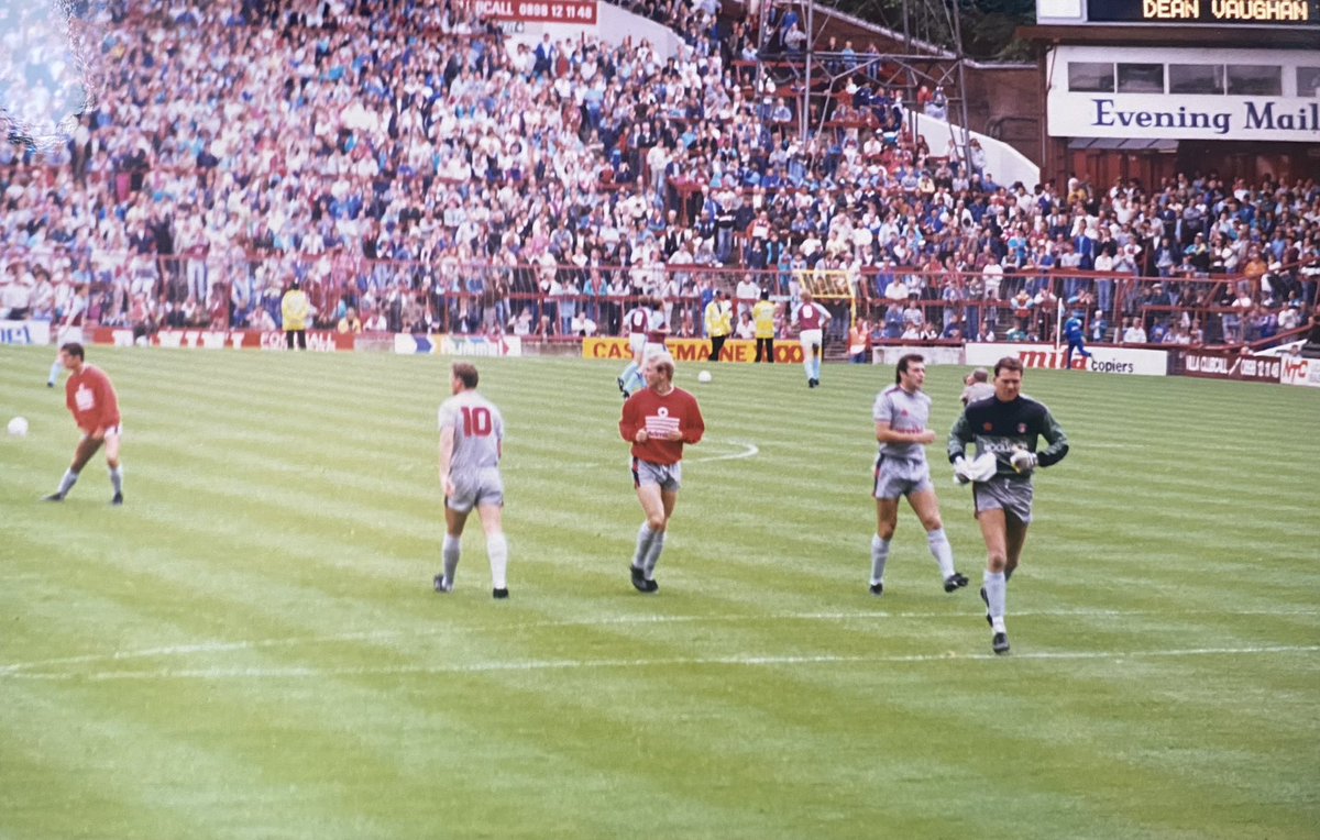 courtyjim's tweet photo. Aston Villa away August 1989. My first visit to Villa Park. Picture taken by my dad Peter Court. @CAFCofficial @CafcFacts @CHATHMuseum #cafc #avfc https://t.co/tDbQR18T9n