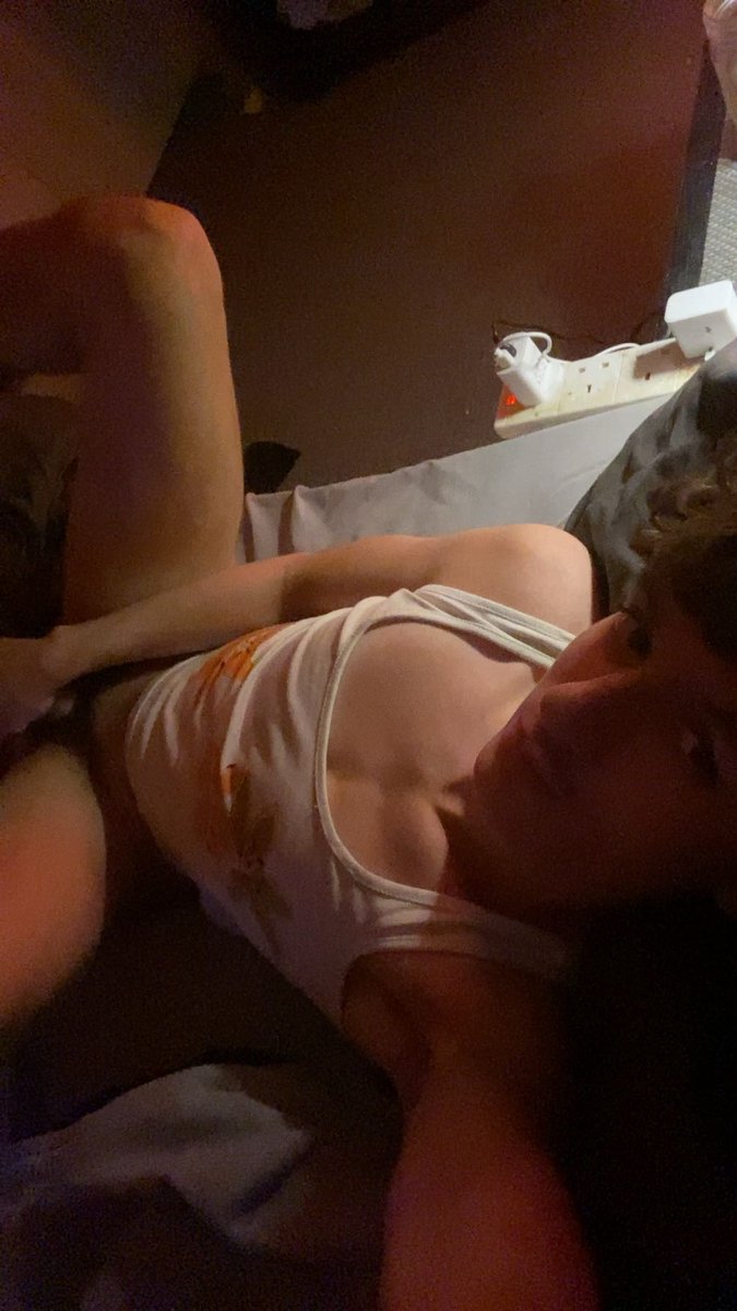 TrueCJW's tweet photo. i think this is how ill be when the right man enters my life (legs spread) https://t.co/dcIfVtb137