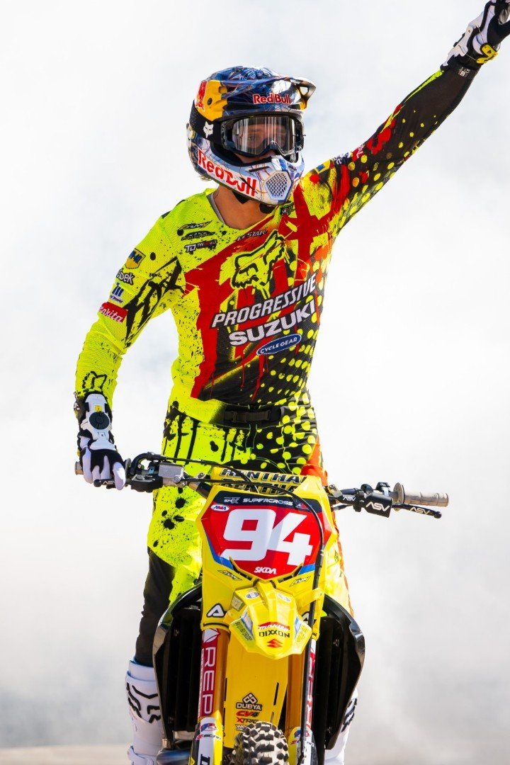 Fox Racing Japan tweet media
