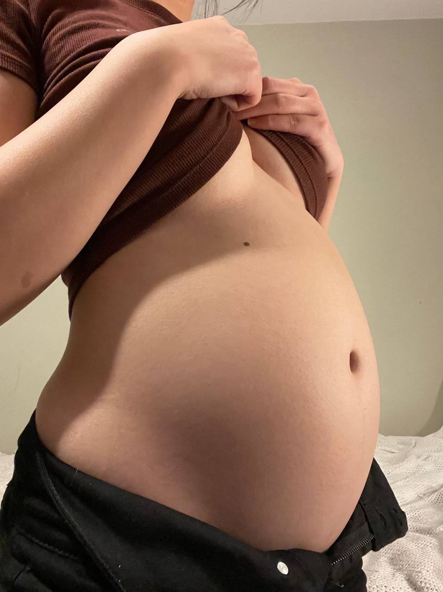 Lily • Belly Stuffing 🤰🏻 tweet media