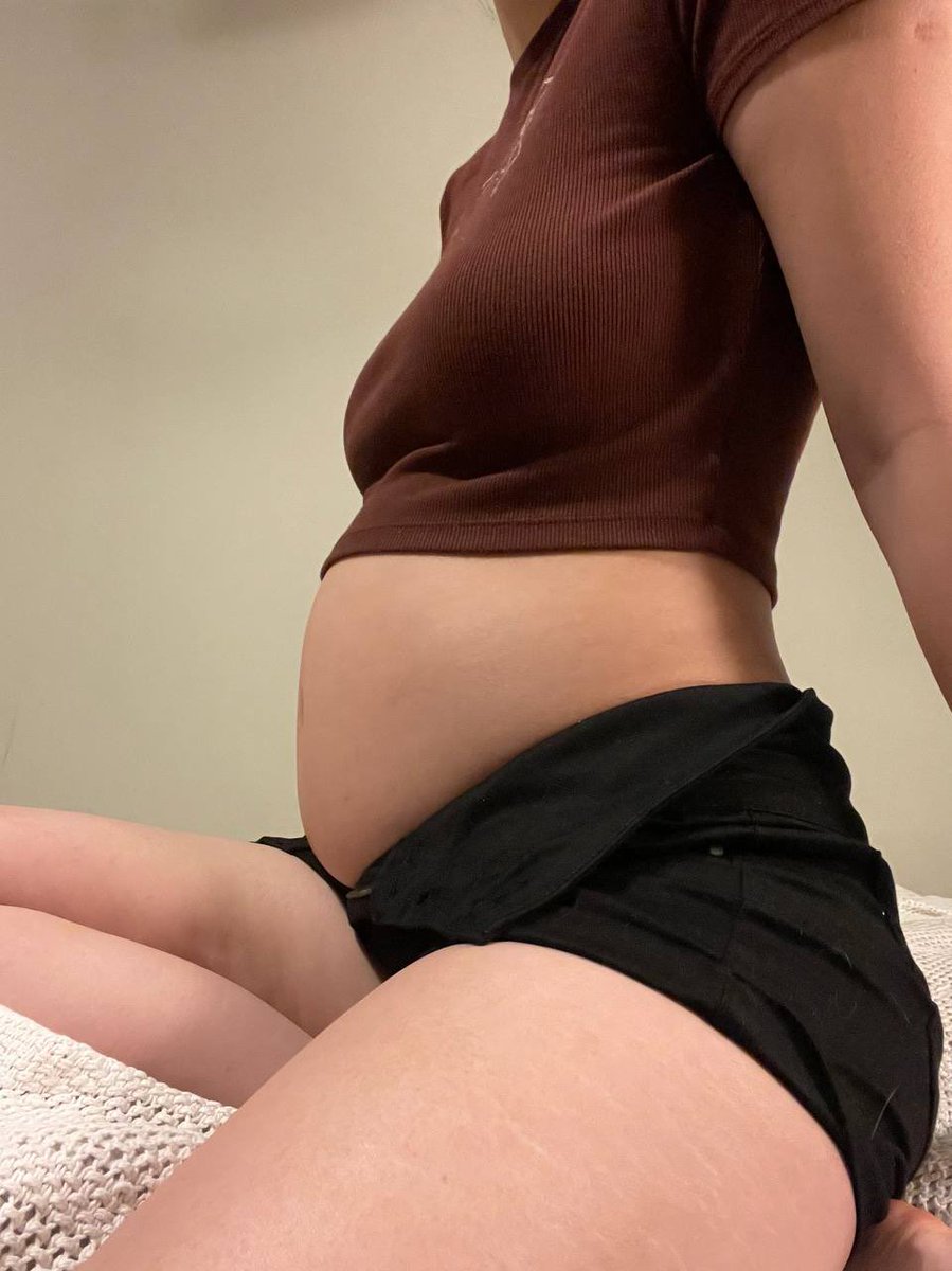 Lily • Belly Stuffing 🤰🏻 tweet media