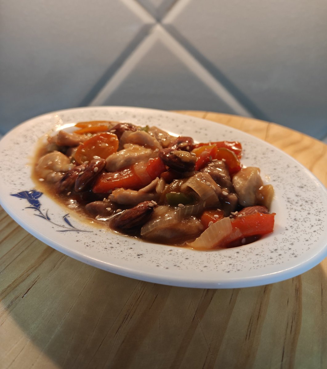 SerocCook's tweet photo. 🧑🏻‍🍳Pollo con almendras🧑🏻‍🍳

Dificultad: ⭐⭐
Cantidad: 👤👤👤 https://t.co/4SsSVVUxHM