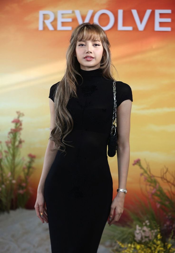lisa collection tweet media