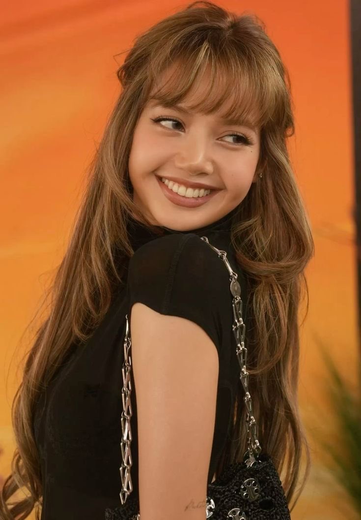 lisa collection tweet media