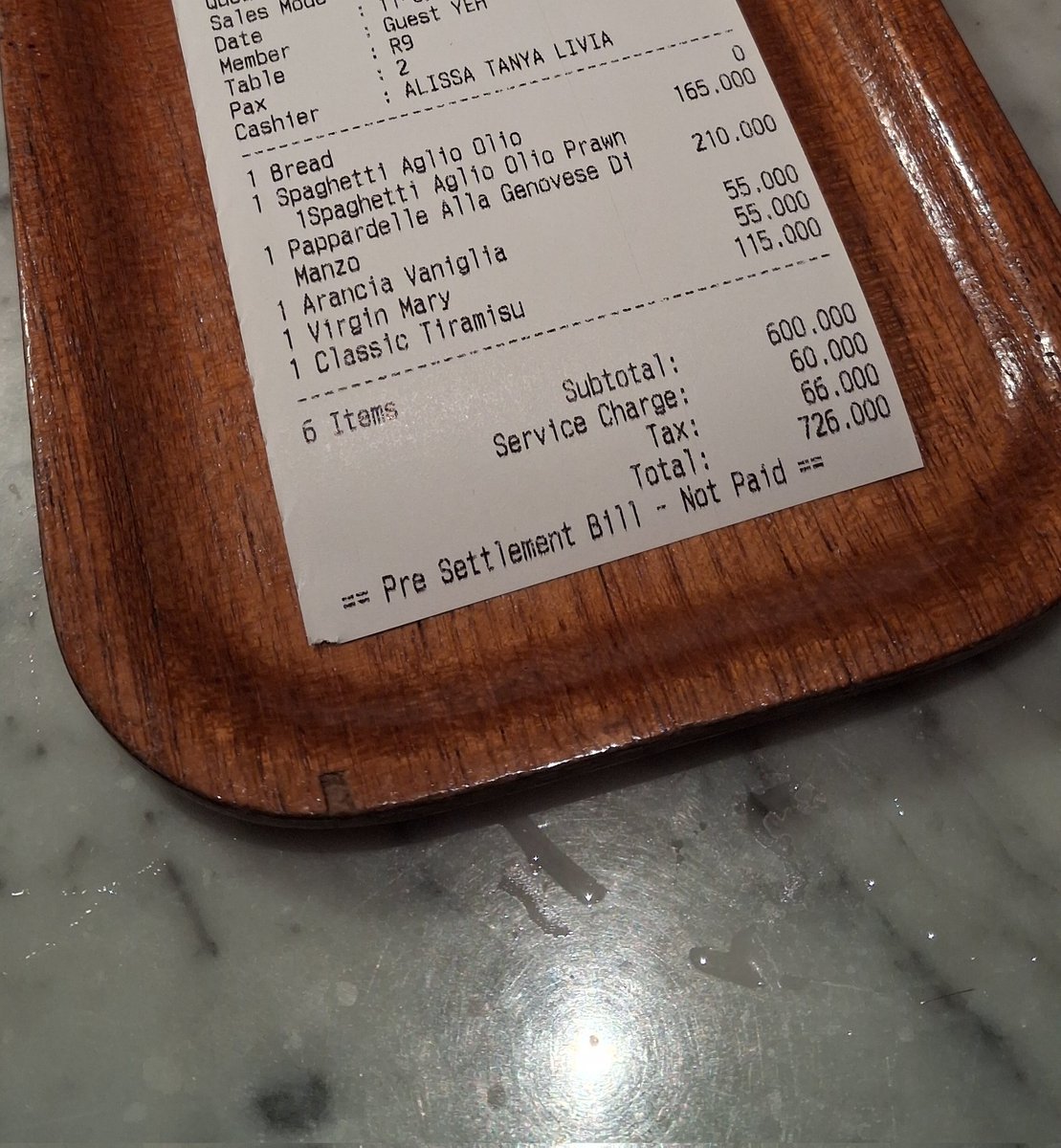 dev106287's tweet photo. knp ya kok segampang ini mengeluarkan uang untuk sekali makan anjg aokwowkwk giliran buat yg laen2 mikirnya ampe 10 ribu kali https://t.co/JR33F7WUfl