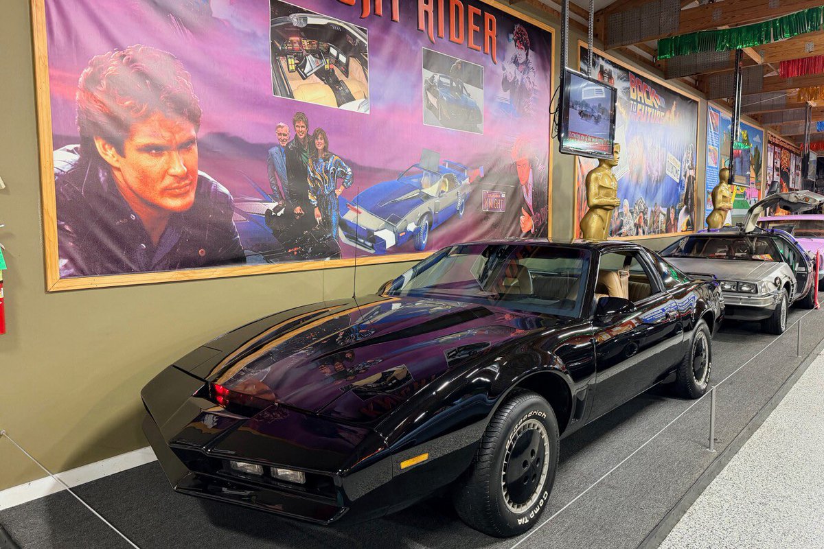 DaveCollinsAP's tweet photo. Museum's 'Knight Rider' replica car got a speeding ticket. It hasn't gone anywhere in years

https://t.co/eZKSEXiFK2 https://t.co/WdjohPxGFs