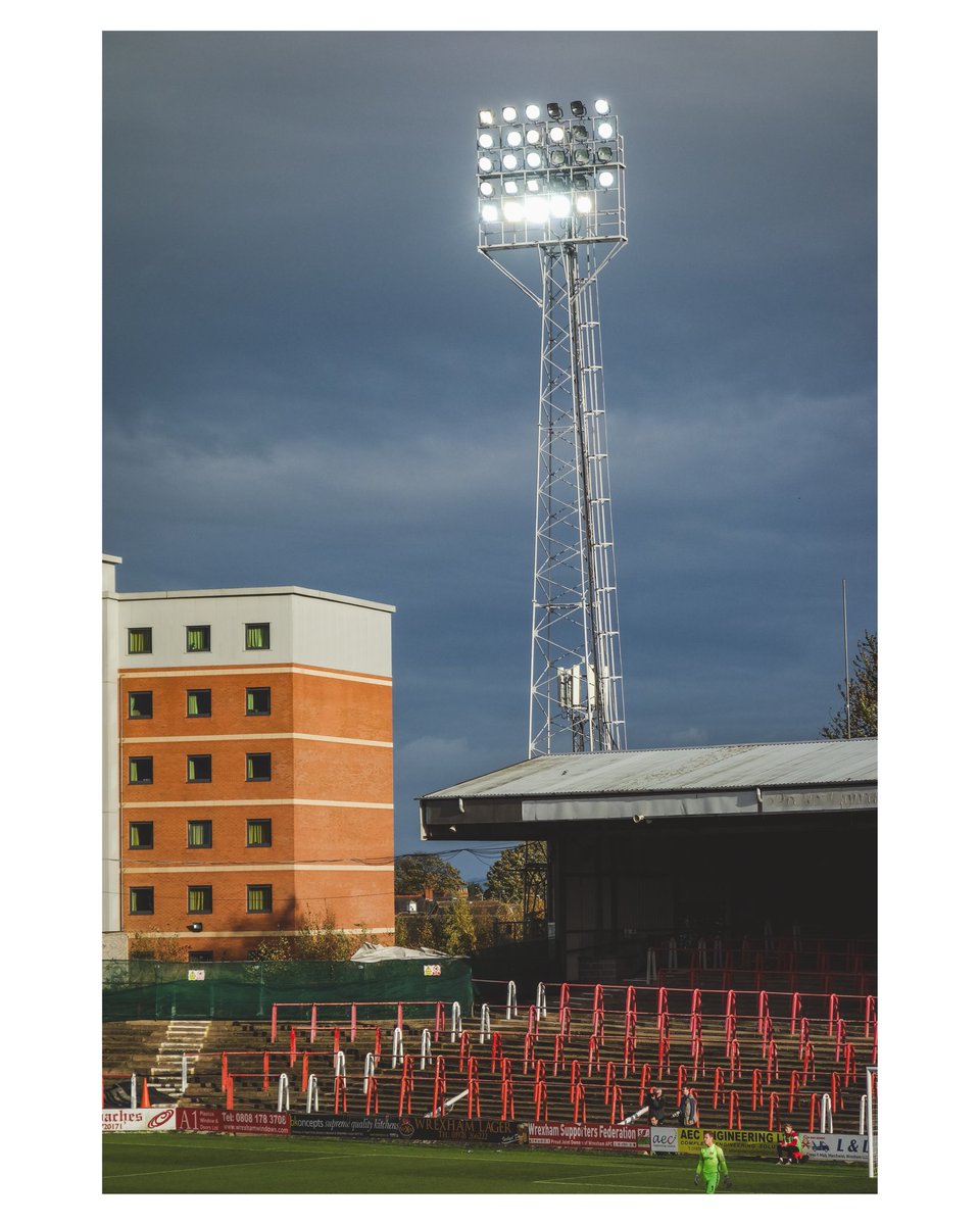 wscevans's tweet photo. Now long since gone. Kop and the Pylon floodlights at Wrexham🔴
#footballphotography #wrexham #floodlights #footballculture #football #futbol #peldroed #welshfootball #fromthecollective #wsc #awaydays https://t.co/qGg8qWdraY