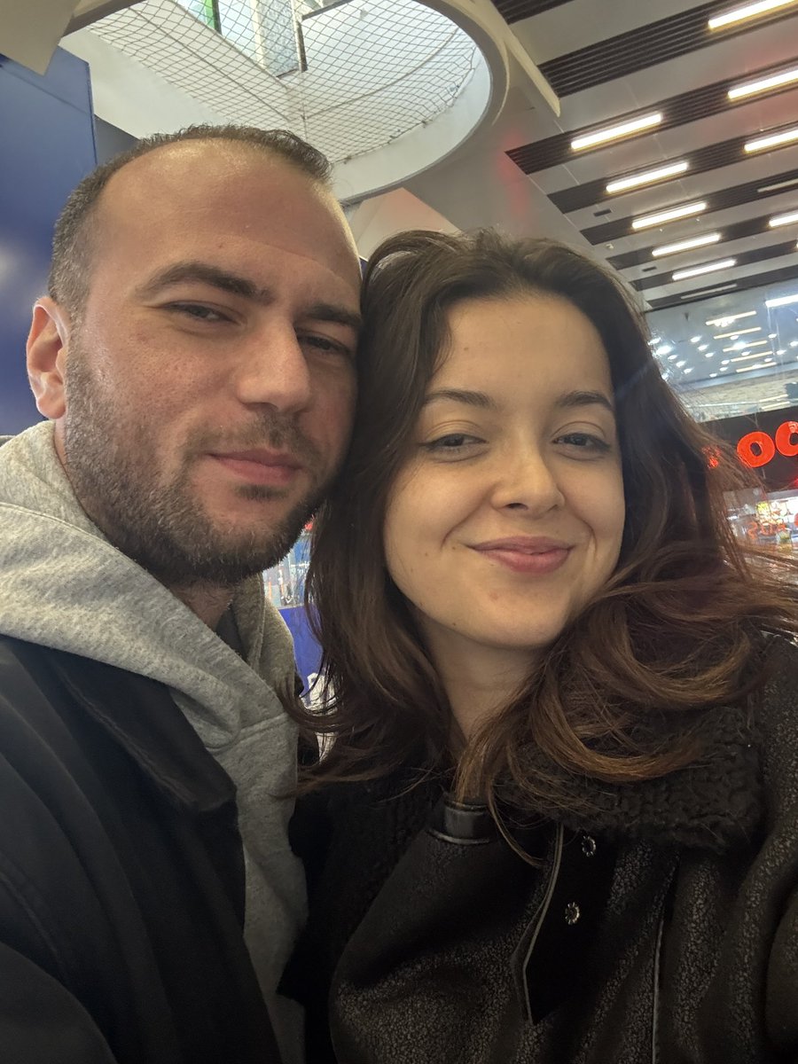 yuceamaterasu's tweet photo. Sabah 6 | Ankara

Otobüs, uçak ve benzeri her şeyi gerektiren buluşmalardan kurtulma ve kavuşma manifesti https://t.co/lOnU6yDOnD