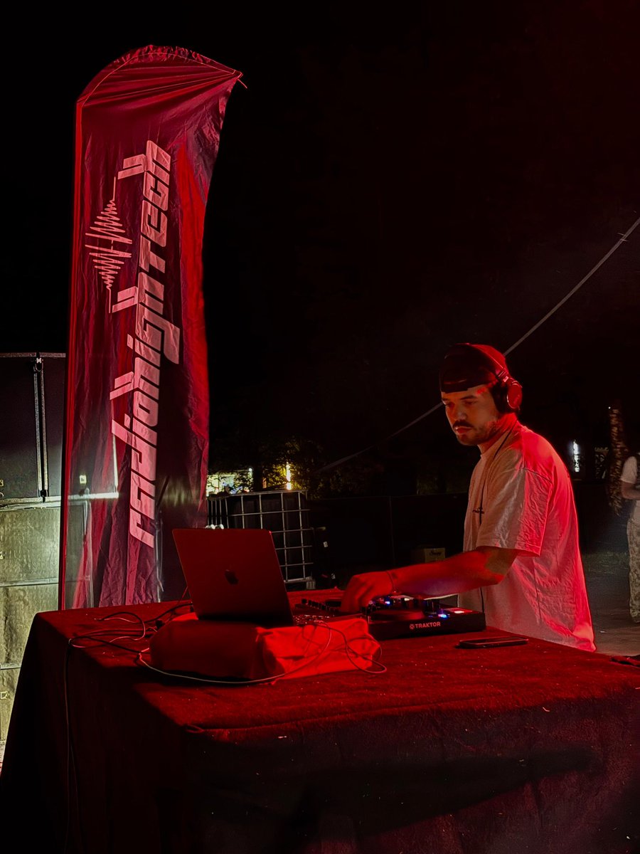 RadioHighTech tweet media