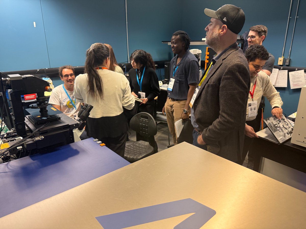 Abberior's tweet photo. #QSW2026 in Calgary is off to a great start! This year we brought a #MIRAVAPOLYSCOPE to the workshop. Hands-on sessions with the MIRAVA—capable of confocal, STED, and MINFLUX imaging— have sparked many great conversations with researchers, imaging specialists, and superresolution enthusiasts from across the microscopy community.

We’re looking forward to the next days, more great conversations, and meeting even more of you in Calgary!
#STED #Superresolution #Confocal #Microscopy #Bioimaging #abberior #bringingcolortoscience