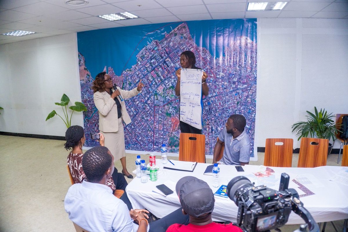 APCJ2023's tweet photo. *CBD Residents, Businesses, Institutions and MDAs Engage In Participatory Area Action Plan Workshop*

Yesterday morning Freetown City Council hosted an Area Action Plan Participatory Workshop for residents, businesses, institutions and MDAs living or operating in the CBD. https://t.co/h2da3M98Zg