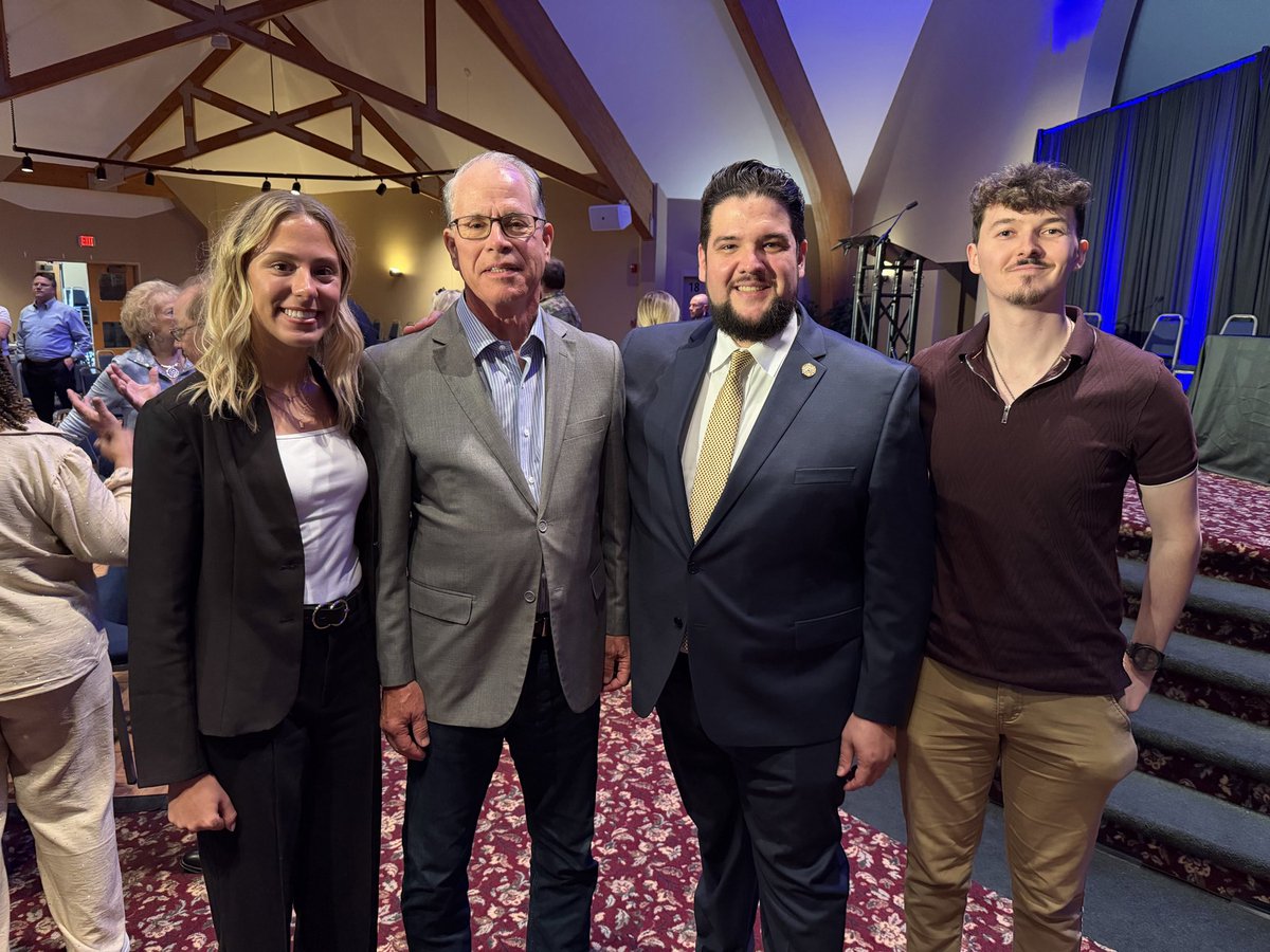 vanderburgh_yr's tweet photo. Our Chair, Trent Thompson, and Vice Chair, Hannah Brune, had the honor to attend the Ceremonial Signing of House Enrolled Act 1250 in remembrance of Susan Haynie and heard from several local and statewide representatives on the impact this bill will have on the safety of Hoosiers https://t.co/Cq8oBB89TV