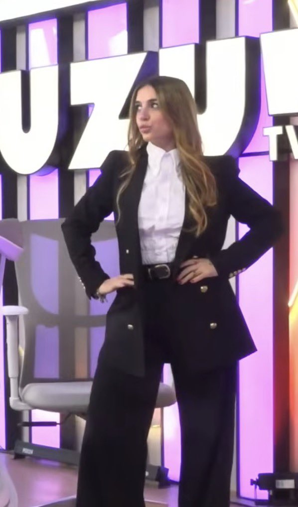Lulyctto's tweet photo. Lo linda que está ella? Podrán?? 💋🫦 #SeFueLarga @domifaena https://t.co/qM7G4qBn8E