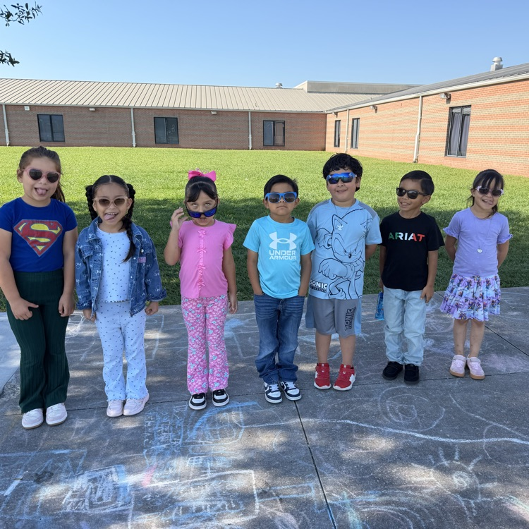 JeterElem's tweet photo. S is for sunglasses for Ms. Veliz and Mrs. Gomez’s ABC Countdown! 😎☀️ https://t.co/u1zcDcOZSN