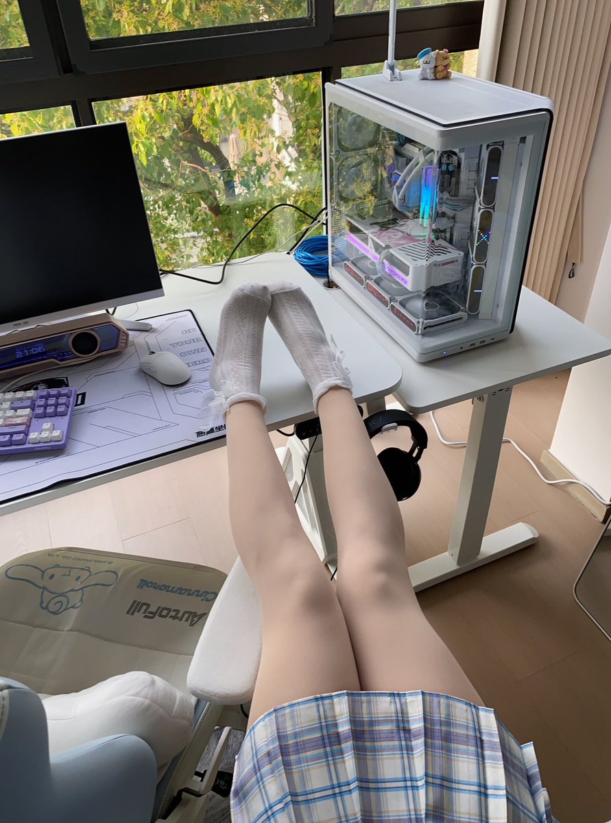 SB927JB's tweet photo. 听说凌晨没人，发个机箱，觉得好看的扣1，不好看的扣我 #男娘 #人妖 #雌堕 #任务 #露出 #伪娘 #锁奴 #调教 #伪娘肉便器 #肉便器   #母狗 https://t.co/2aKtnhZ59V