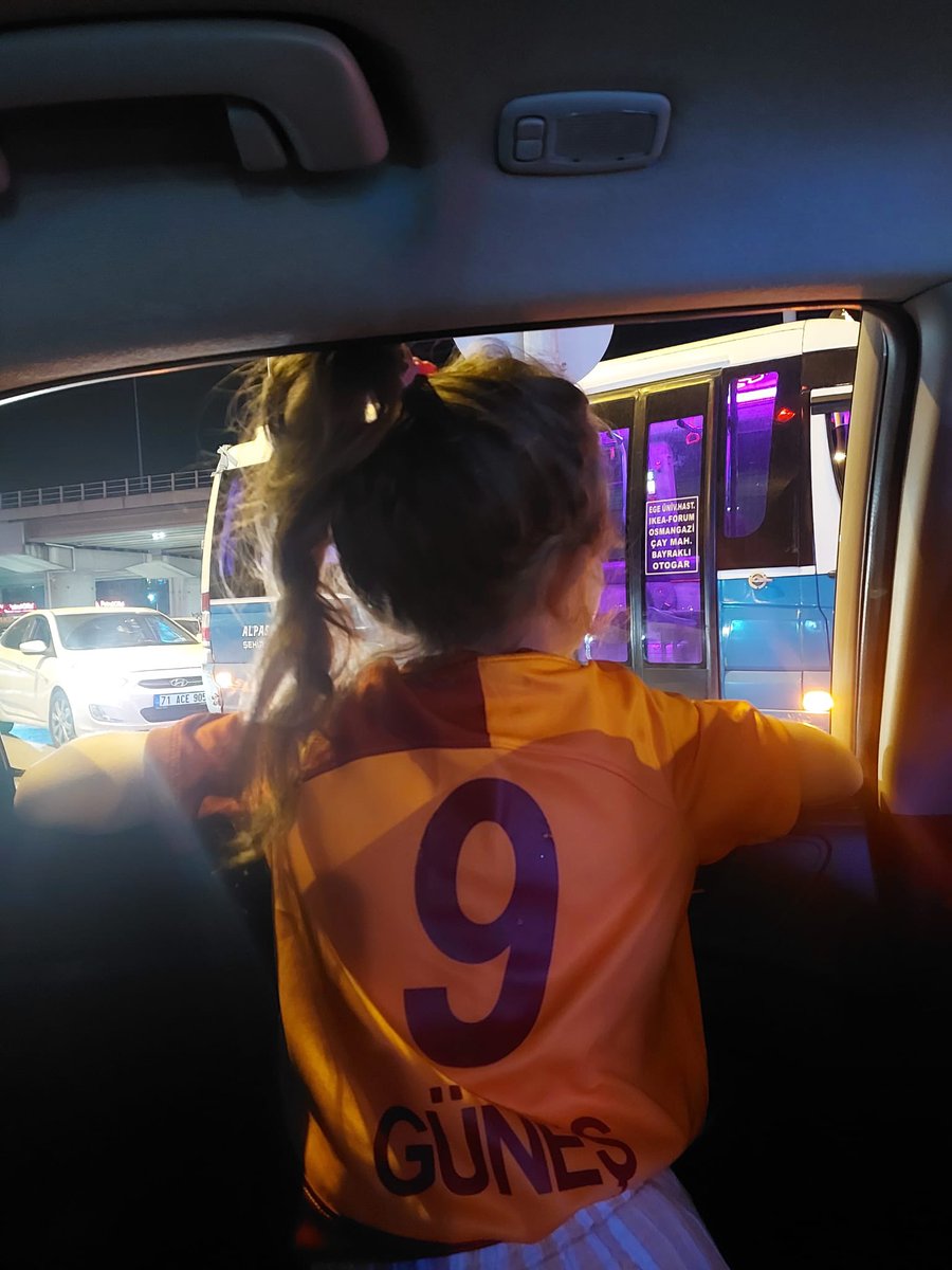 ugi3587's tweet photo. 7 yaşındayım 5 şampiyonluk gördüm
❤️🌞💛@GalatasaraySK @cimbom https://t.co/uKjTvBBBHL